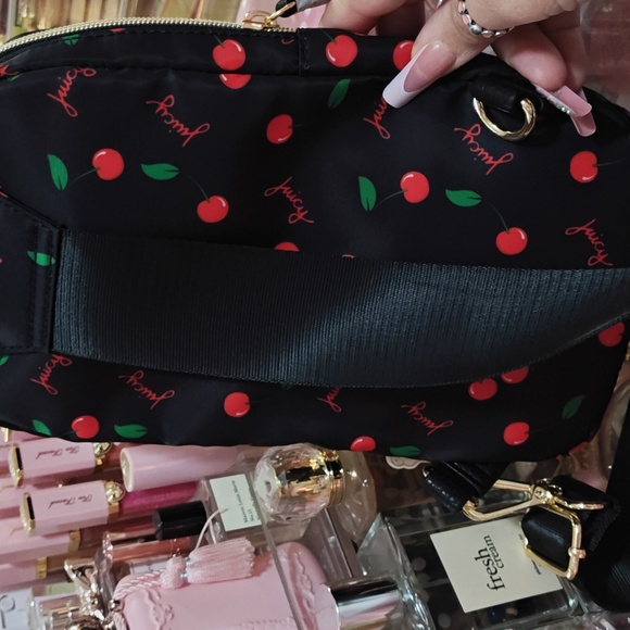 BNWT Juicy Couture Cherry Nylon Sling bag - Picture 3 of 5